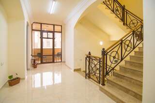 Хостелы Tatev Hotel and Tours Ереван Четырехместный номер с собственной ванной комнатой-7